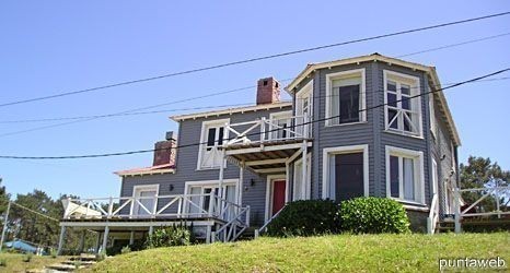 Casa sobre Montoya, La Barra en alquiler y venta a pasitos del agua.
